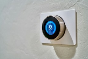 Smart Tech for Apartment Dwellers: 2025’s Best Moves to Save Money, Time, and Sanity